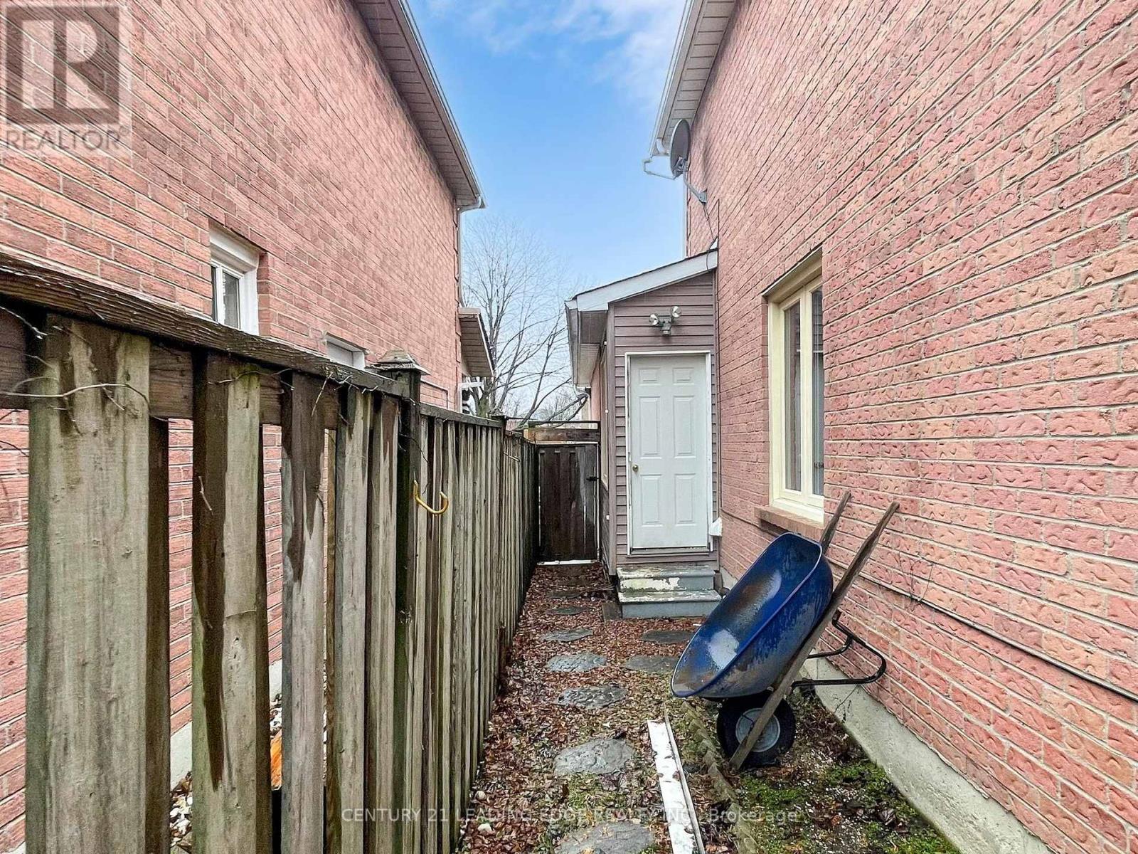 176 Large Crescent, Ajax (Central West), Ontario  L1T 2R2 - Photo 47 - E12879366