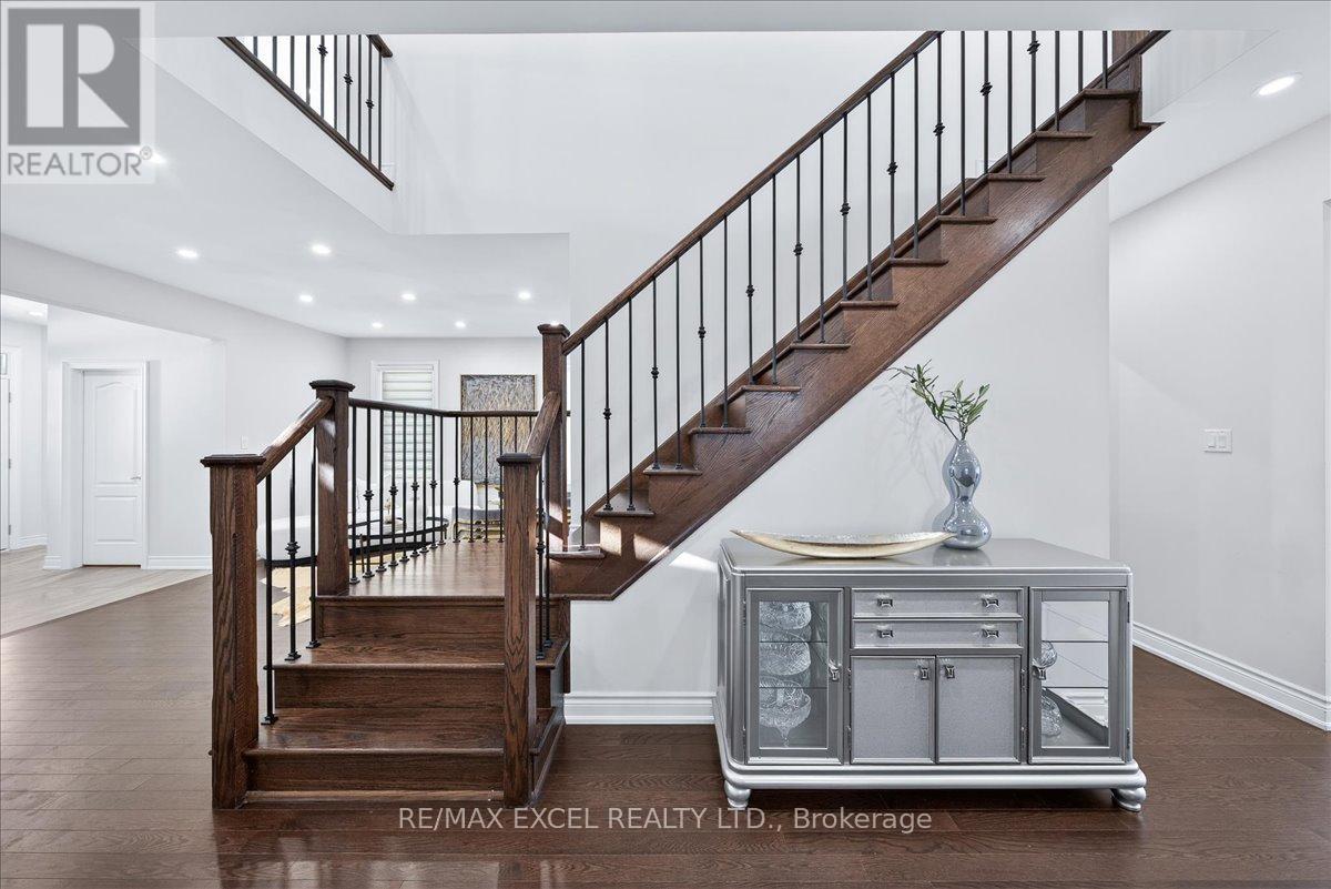 10 Deer Pass Road, East Gwillimbury (Sharon), Ontario  L9N 0L6 - Photo 18 - N12879316