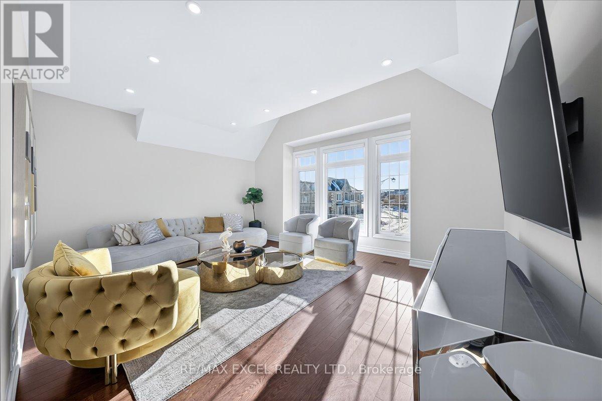 10 Deer Pass Road, East Gwillimbury (Sharon), Ontario  L9N 0L6 - Photo 19 - N12879316