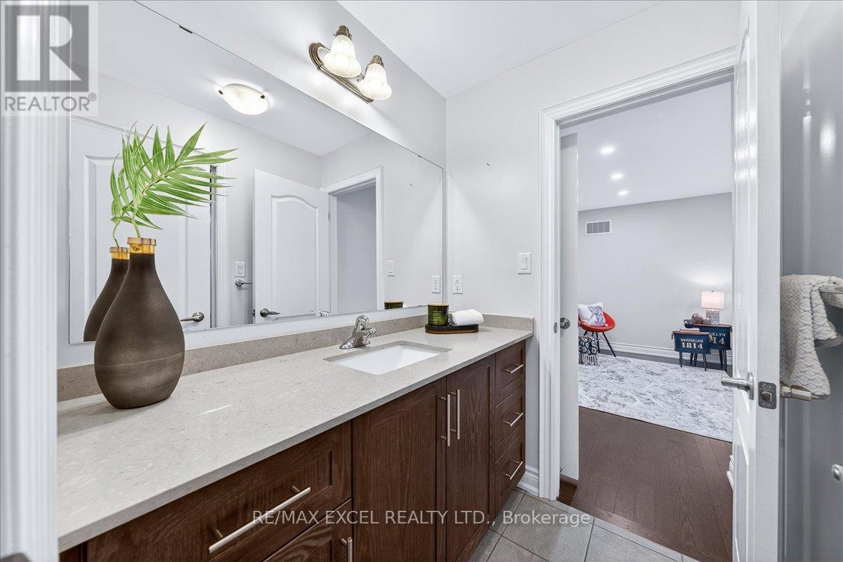 10 Deer Pass Road, East Gwillimbury (Sharon), Ontario  L9N 0L6 - Photo 34 - N12879316