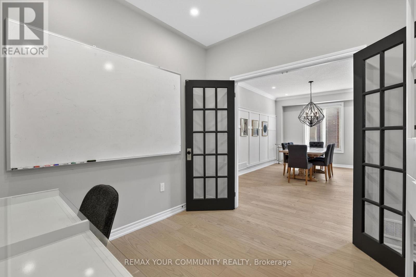 153 Hopkins Crescent, Bradford West Gwillimbury (Bradford), Ontario  L3Z 0R7 - Photo 11 - N12879422