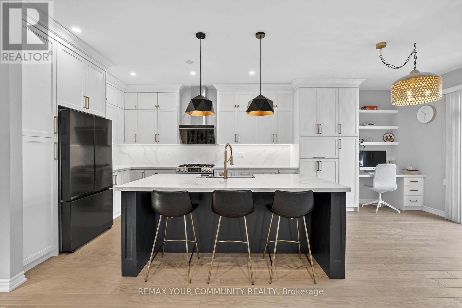 153 Hopkins Crescent, Bradford West Gwillimbury (Bradford), Ontario  L3Z 0R7 - Photo 12 - N12879422