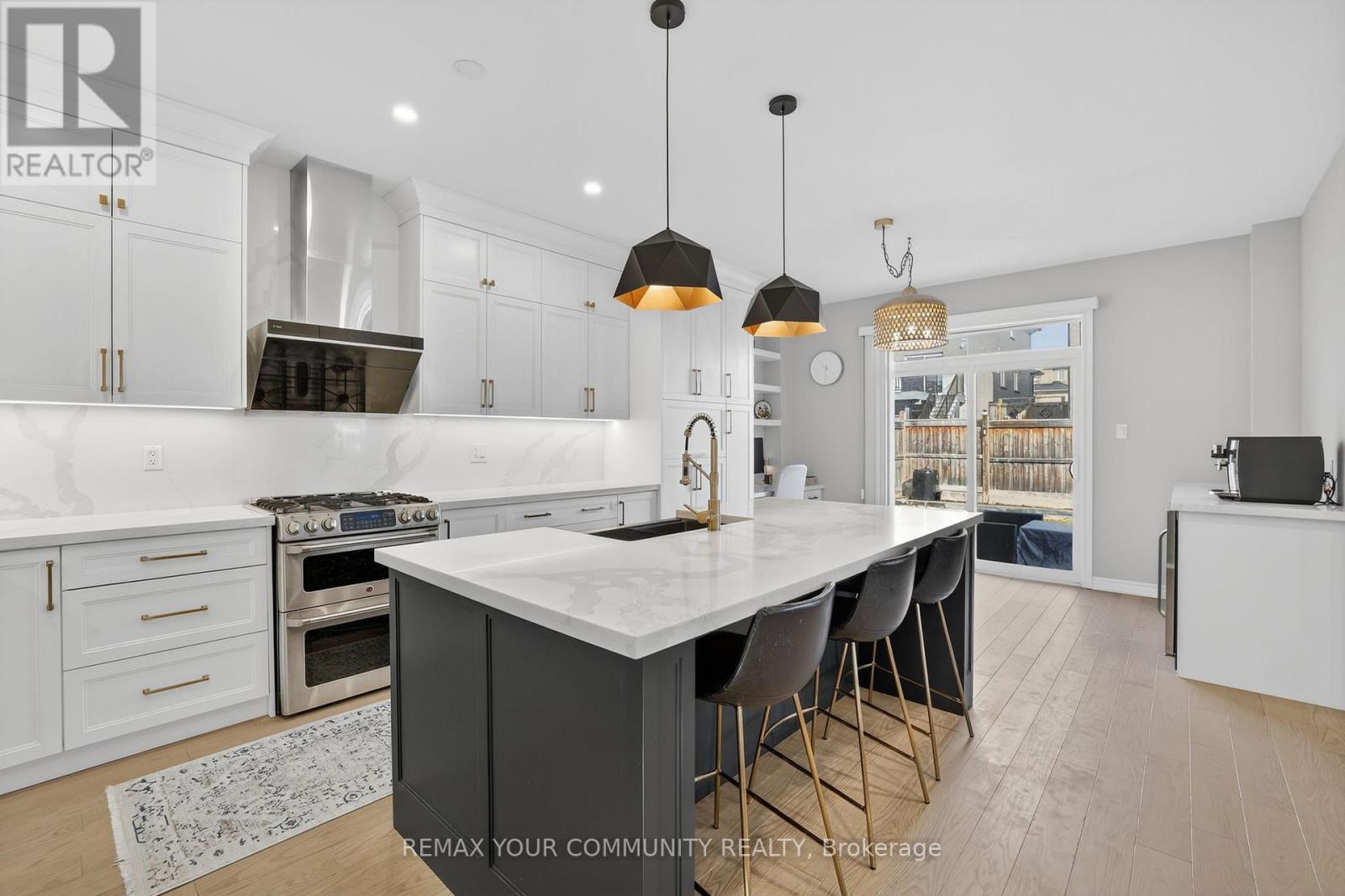 153 Hopkins Crescent, Bradford West Gwillimbury (Bradford), Ontario  L3Z 0R7 - Photo 13 - N12879422