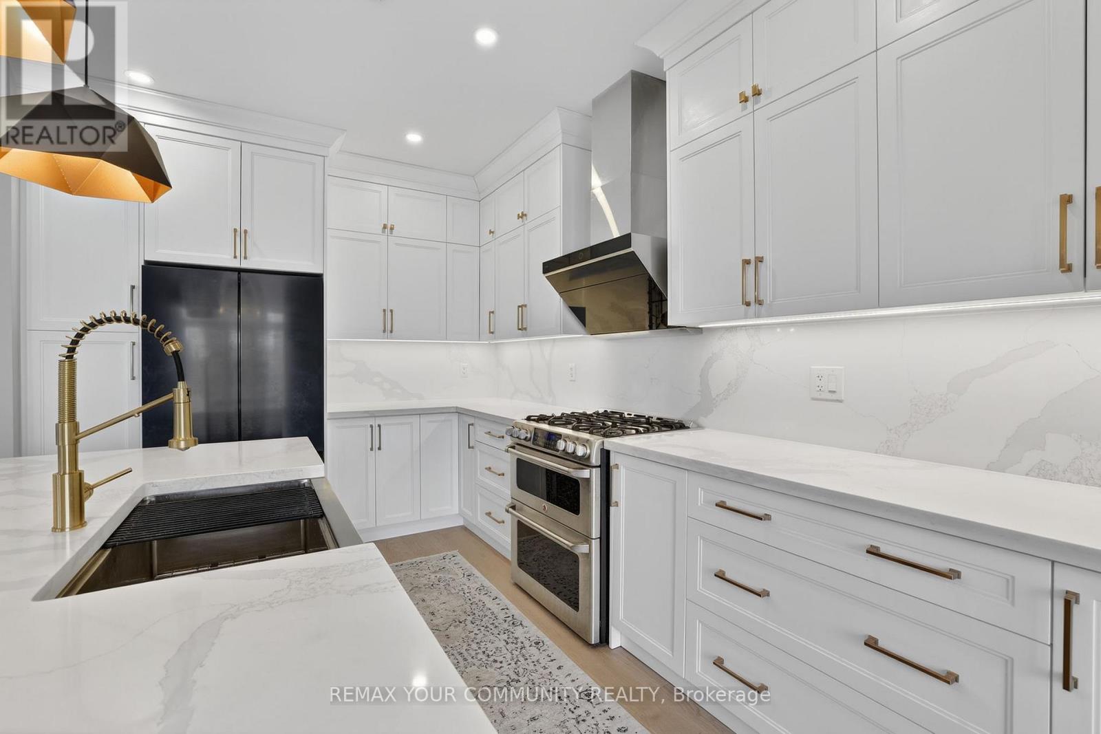 153 Hopkins Crescent, Bradford West Gwillimbury (Bradford), Ontario  L3Z 0R7 - Photo 15 - N12879422