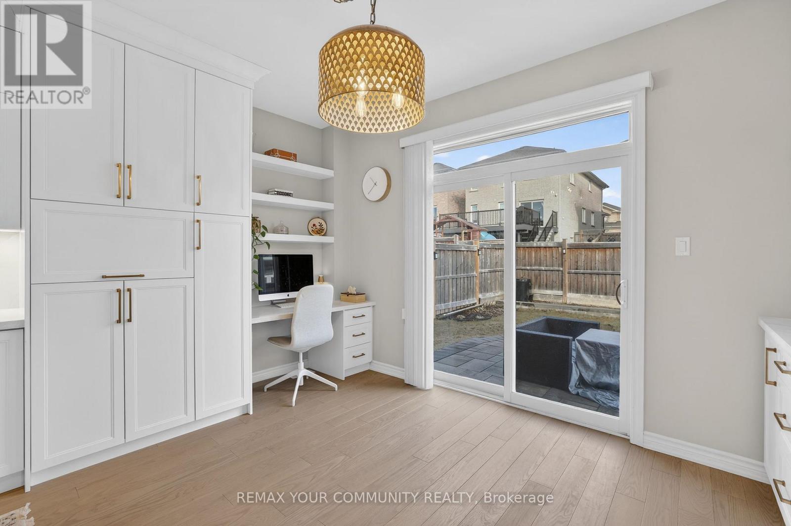 153 Hopkins Crescent, Bradford West Gwillimbury (Bradford), Ontario  L3Z 0R7 - Photo 17 - N12879422