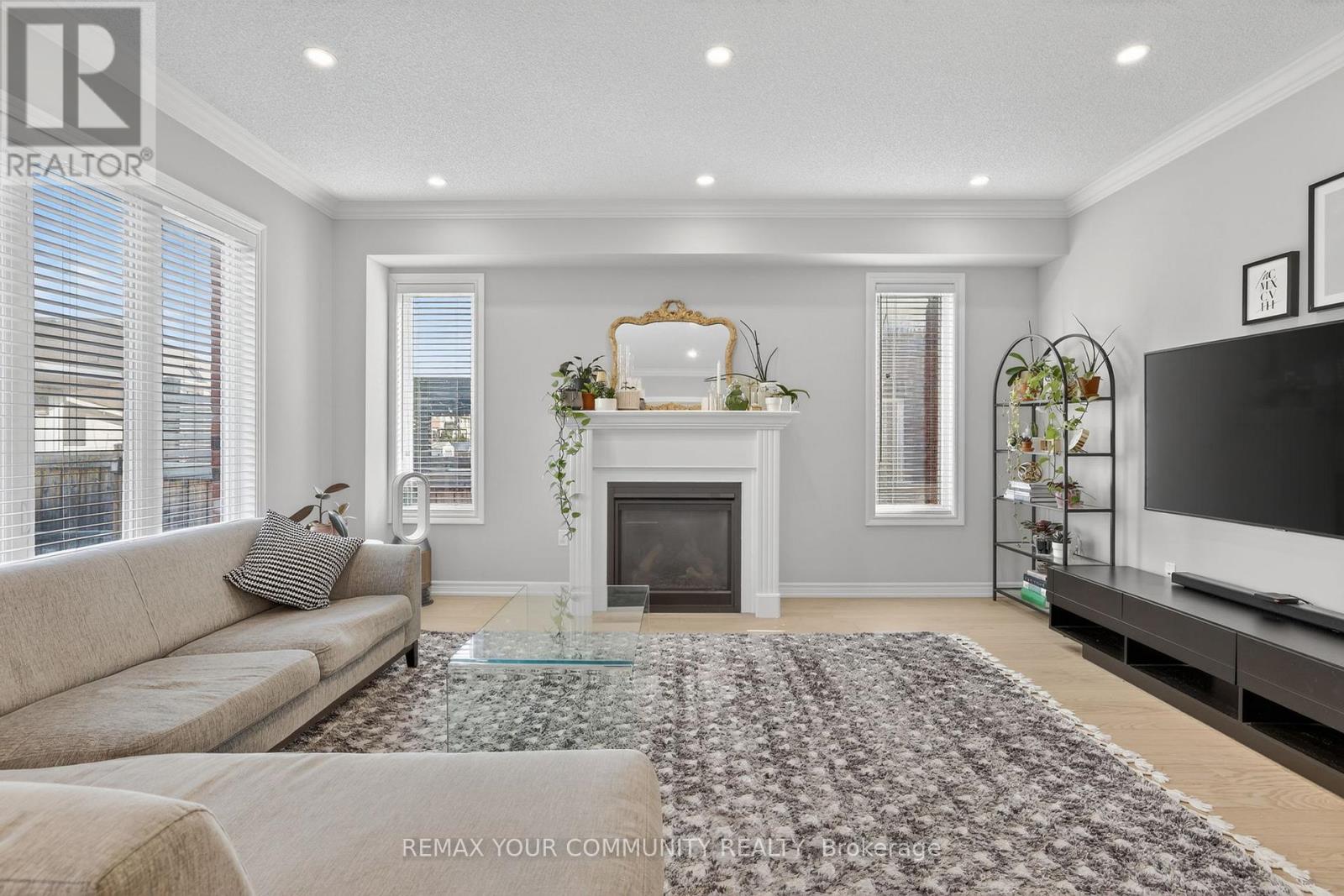 153 Hopkins Crescent, Bradford West Gwillimbury (Bradford), Ontario  L3Z 0R7 - Photo 21 - N12879422