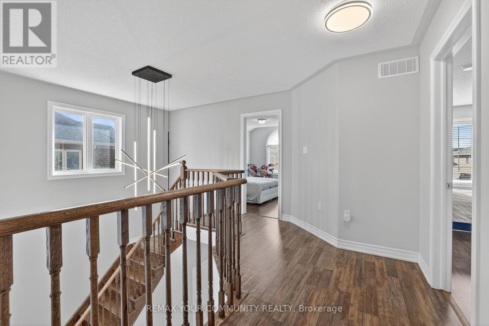 153 Hopkins Crescent, Bradford West Gwillimbury (Bradford), Ontario  L3Z 0R7 - Photo 29 - N12879422