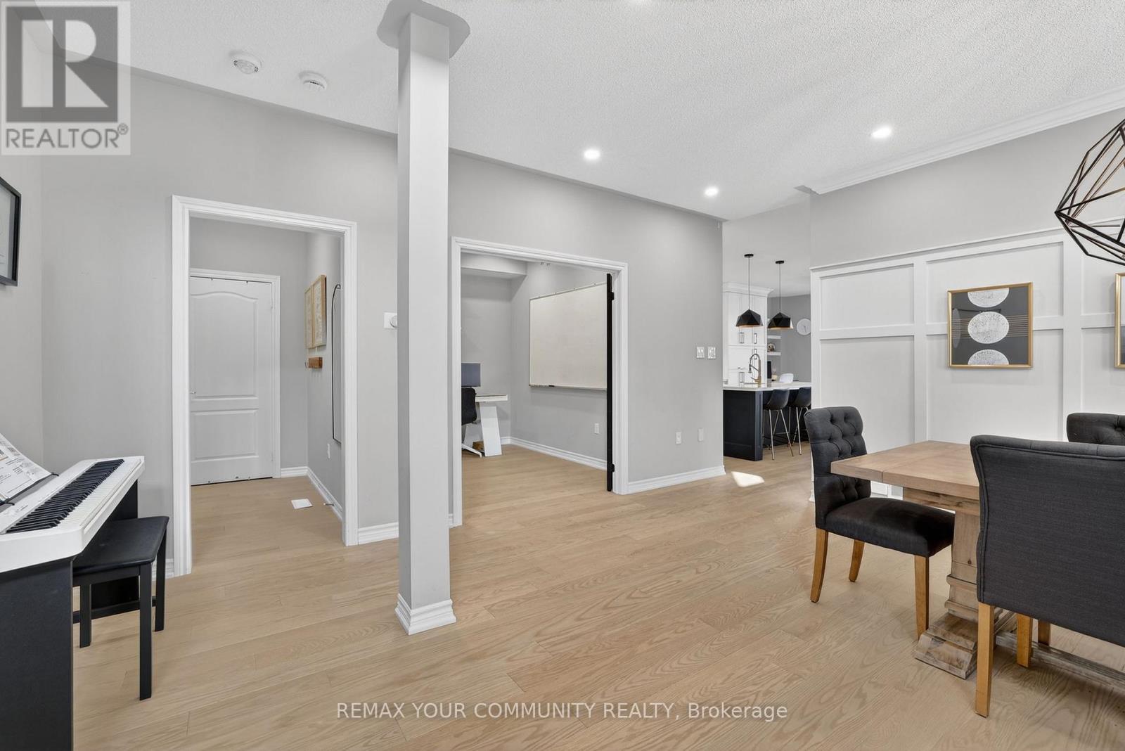 153 Hopkins Crescent, Bradford West Gwillimbury (Bradford), Ontario  L3Z 0R7 - Photo 9 - N12879422