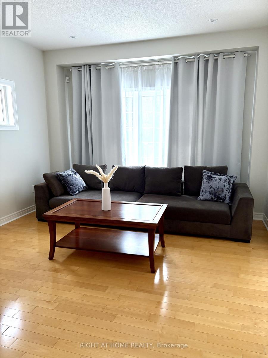 83 Chopin Boulevard, Vaughan (Patterson), Ontario  L4J 8Y5 - Photo 4 - N12879478