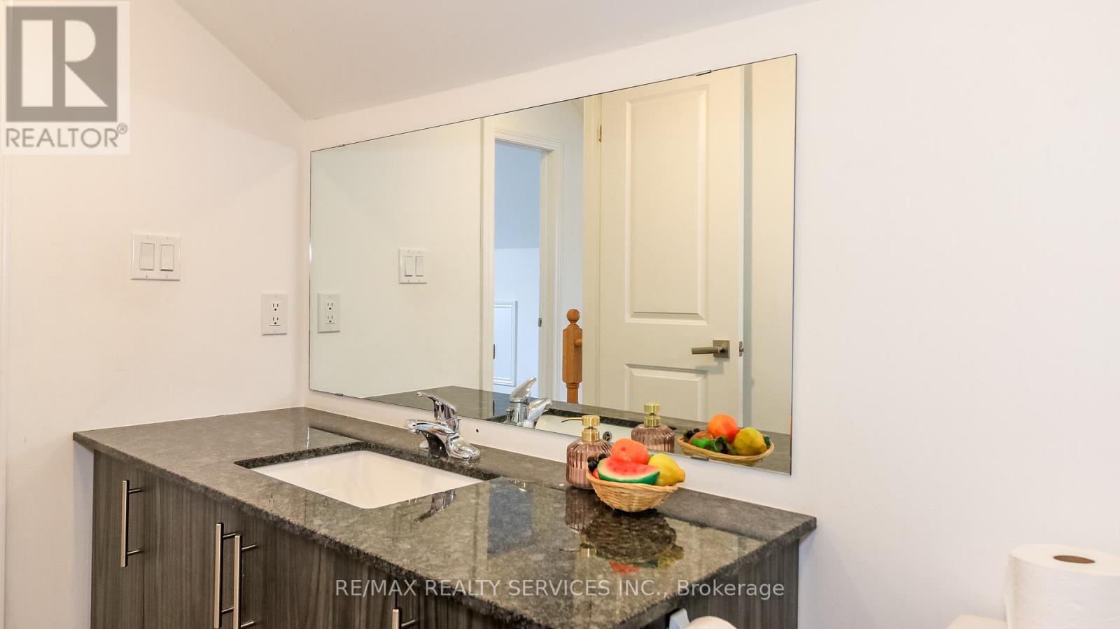 1 Harvest Crescent, Barrie, Ontario  L9J 0T3 - Photo 32 - S12879454