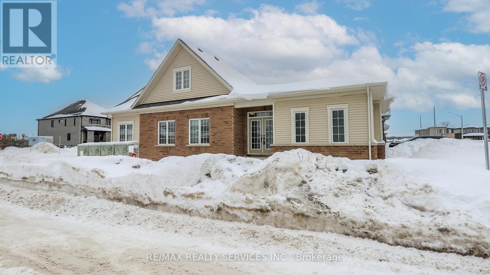 1 Harvest Crescent, Barrie, Ontario  L9J 0T3 - Photo 4 - S12879454