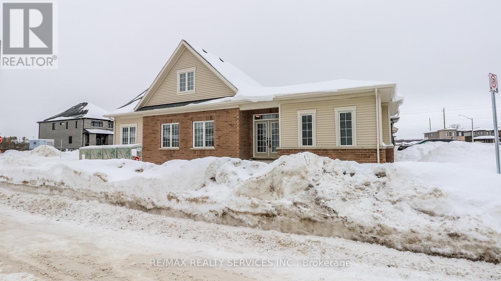 1 Harvest Crescent, Barrie, Ontario  L9J 0T3 - Photo 5 - S12879454