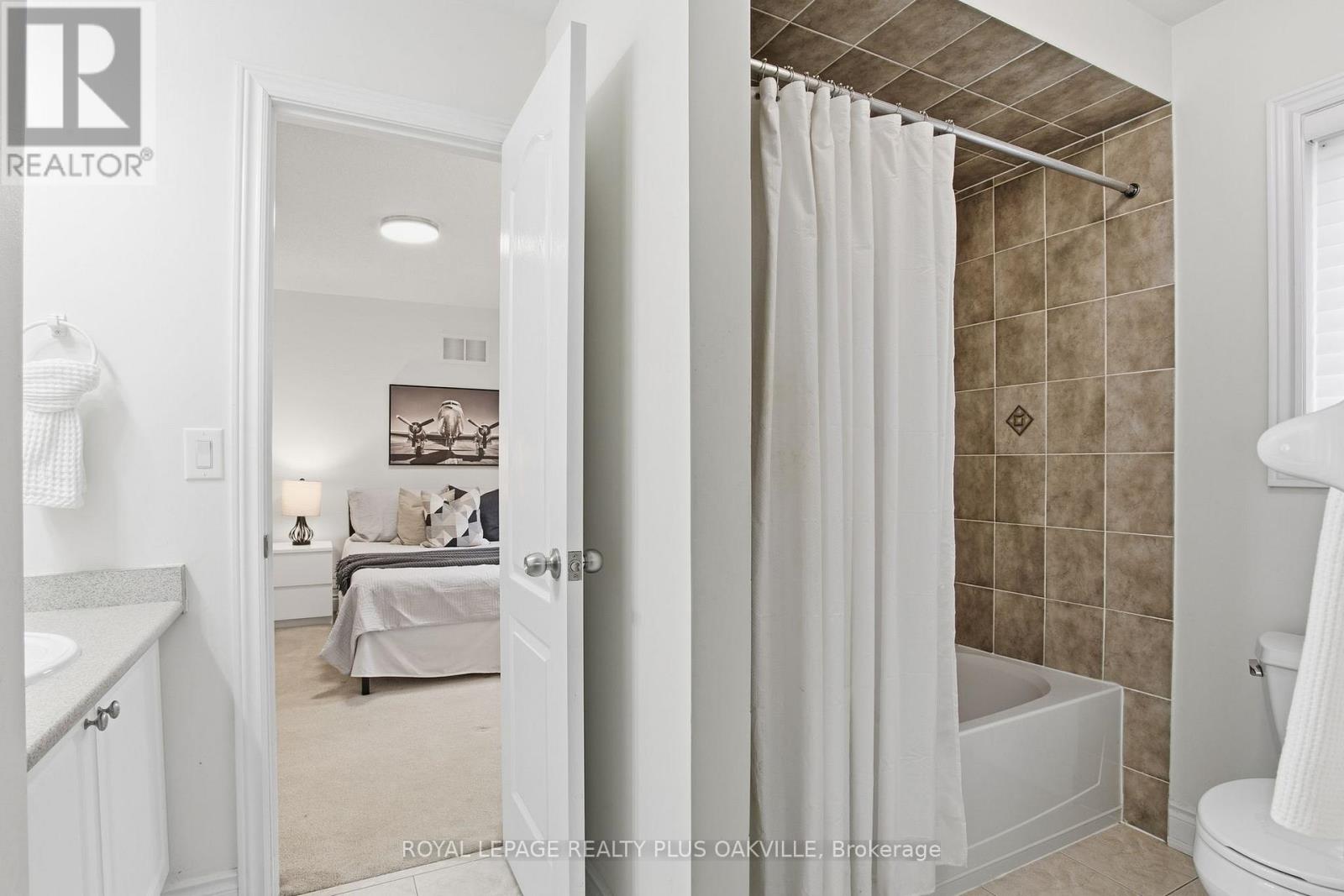 3488 Rebecca Street, Oakville, Ontario  L6L 6X9 - Photo 29 - W12872614