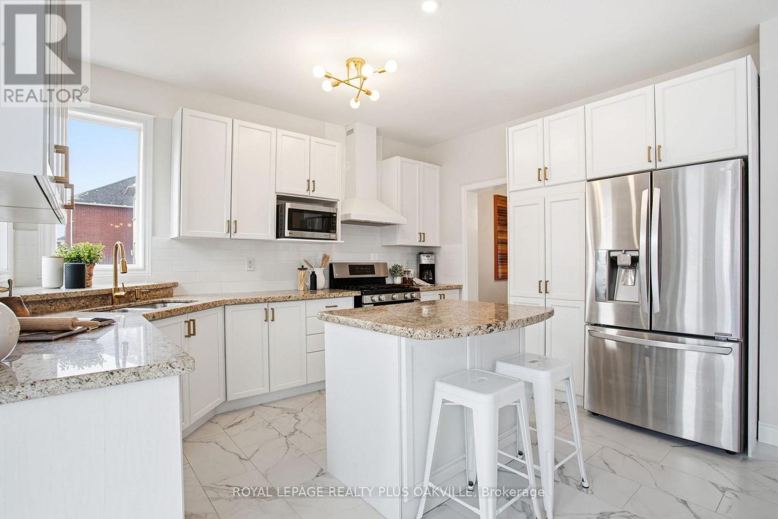 3488 Rebecca Street, Oakville, Ontario  L6L 6X9 - Photo 13 - W12872614