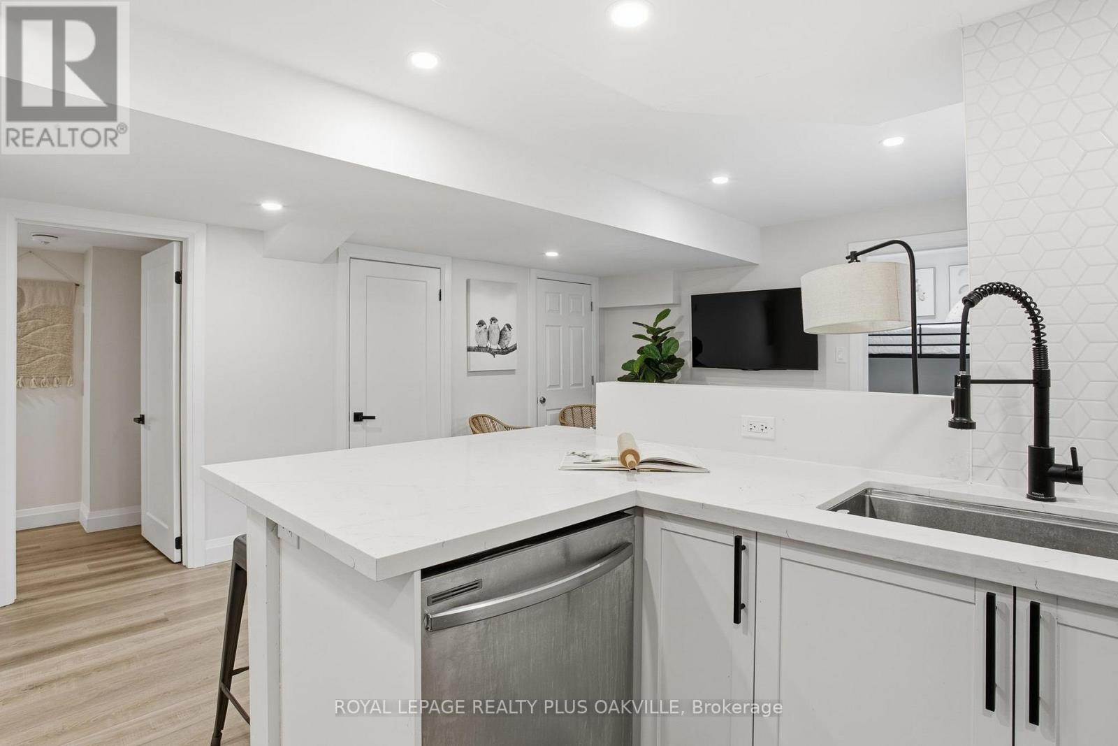 3488 Rebecca Street, Oakville, Ontario  L6L 6X9 - Photo 37 - W12872614