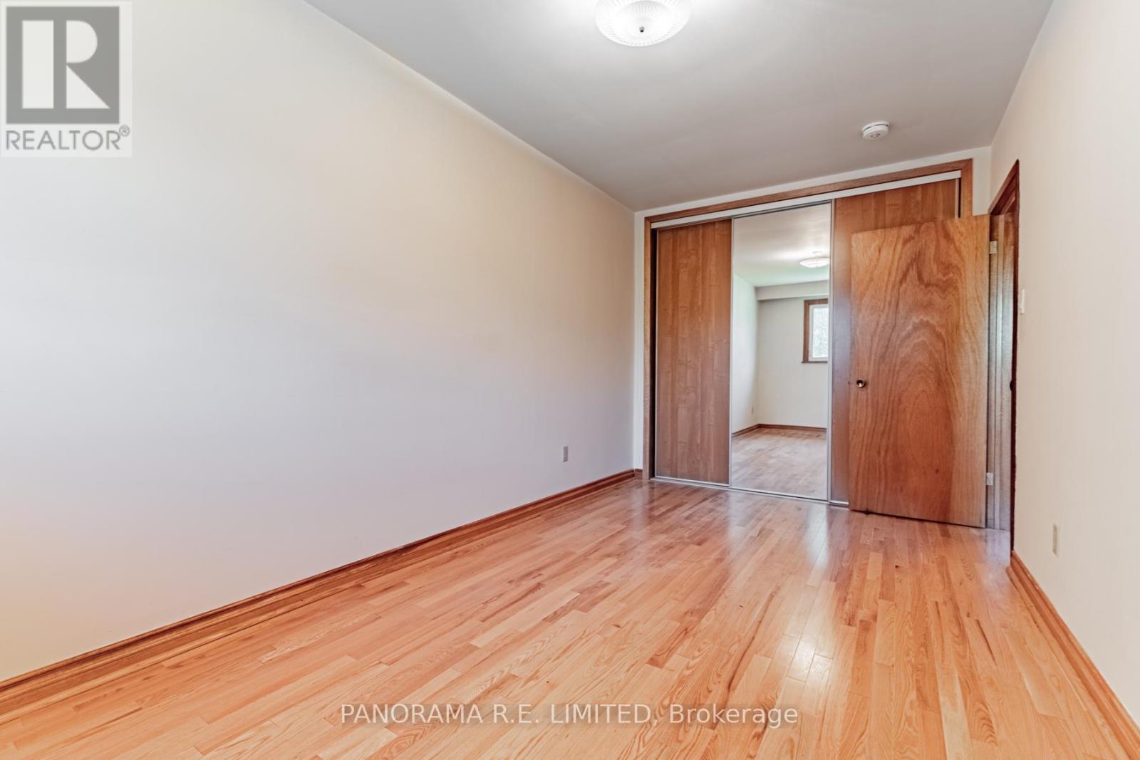 53 Vanguard Drive, Toronto (Islington-City Centre West), Ontario  M9B 5E8 - Photo 15 - W12874378