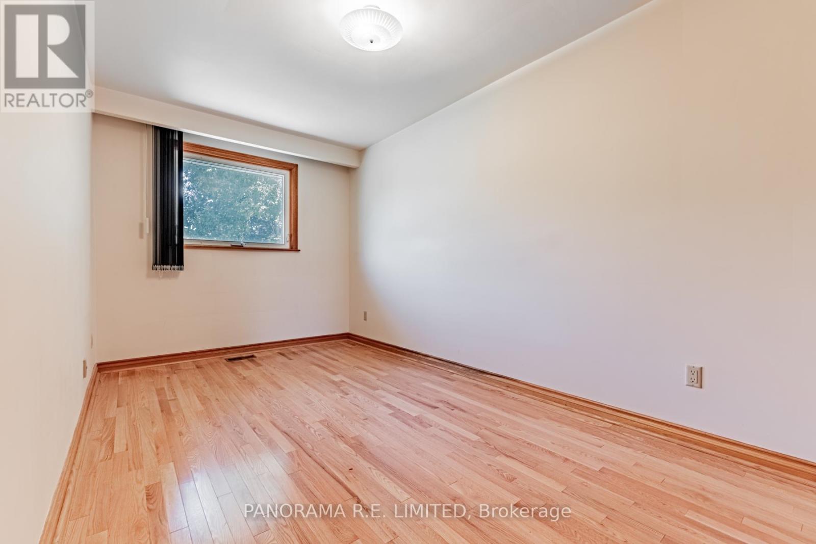 53 Vanguard Drive, Toronto (Islington-City Centre West), Ontario  M9B 5E8 - Photo 14 - W12874378