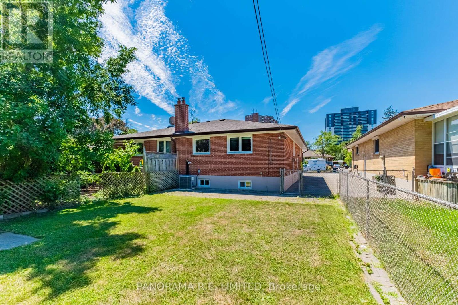 53 Vanguard Drive, Toronto (Islington-City Centre West), Ontario  M9B 5E8 - Photo 34 - W12874378