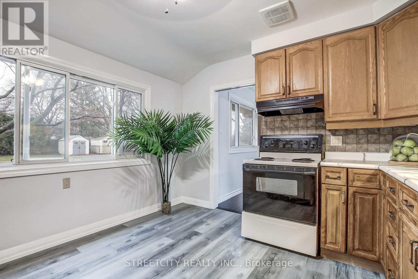 554 Leyton Crescent, London North, Ontario  N6G 1T3 - Photo 10 - X12875342