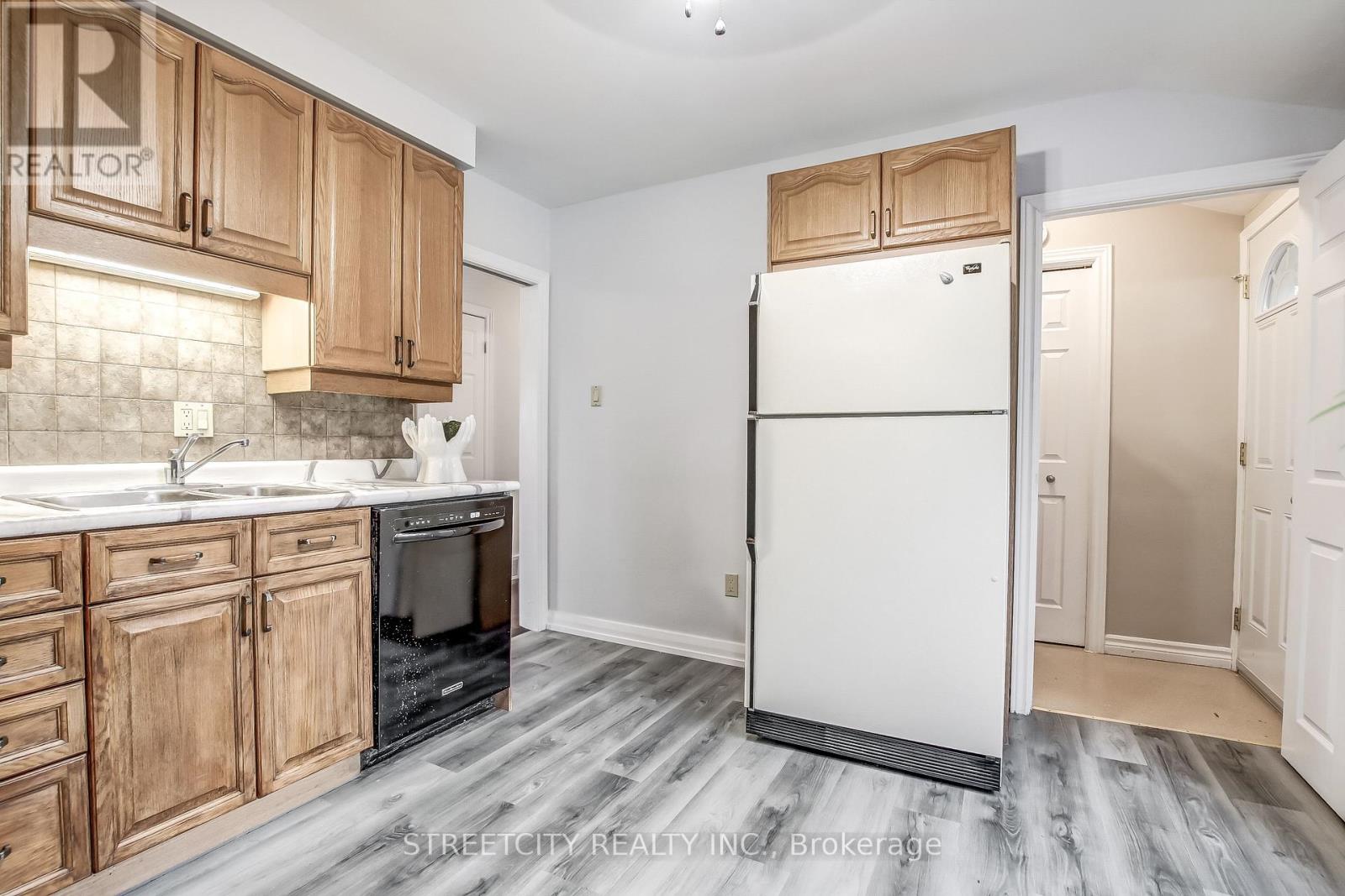 554 Leyton Crescent, London North, Ontario  N6G 1T3 - Photo 9 - X12875342