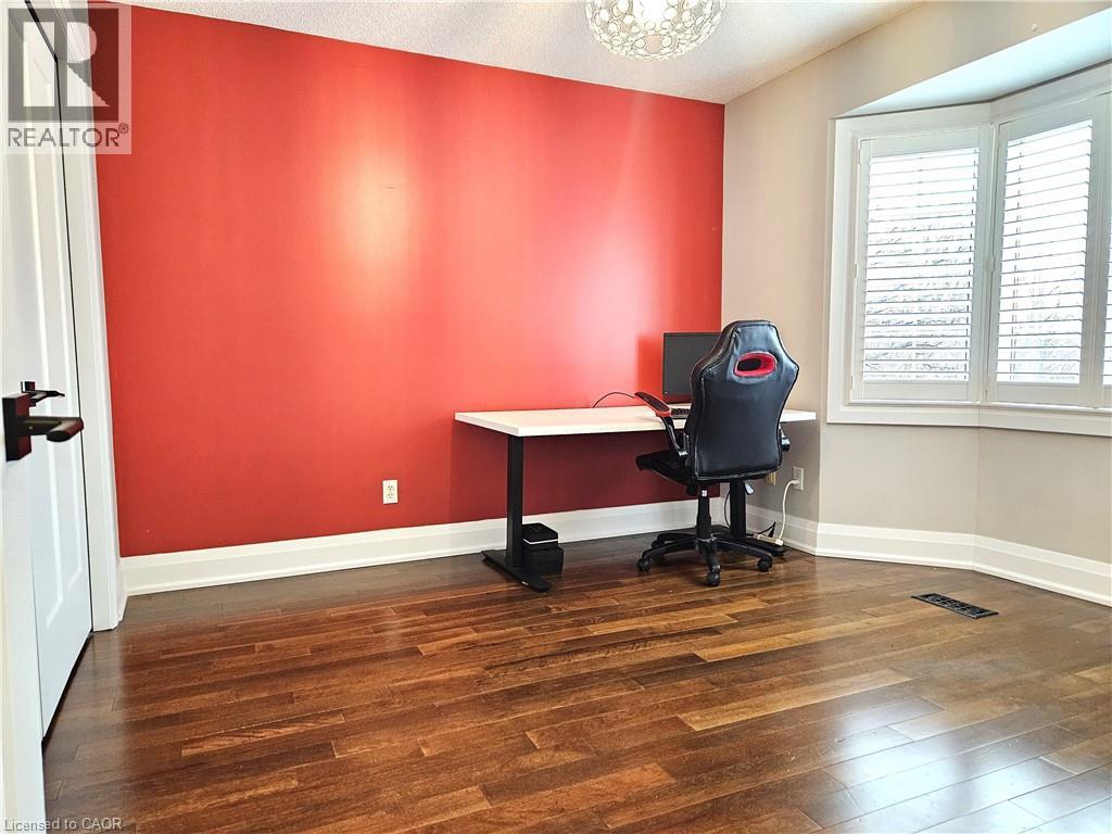 2 Aquasanta Crescent, Hamilton, Ontario  L9B 2K8 - Photo 12 - 40811389