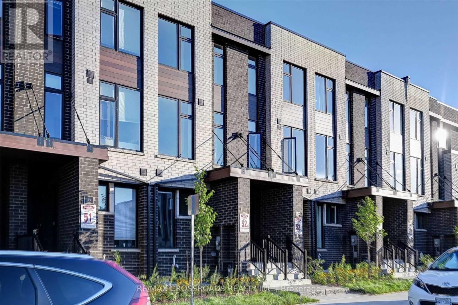 37 CREEKBANK ROAD, Toronto, Ontario