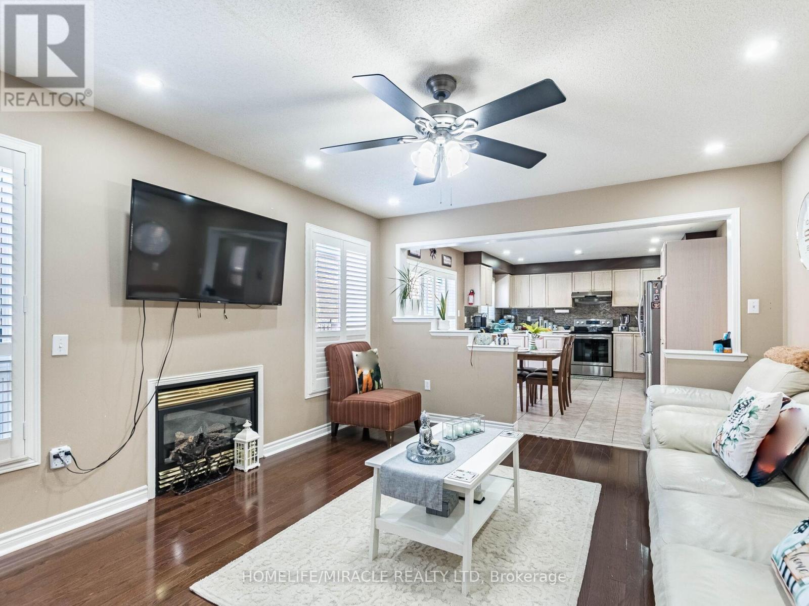 5 Sams Crescent, Brampton (Fletcher's Meadow), Ontario  L7A 3T8 - Photo 14 - W12879334