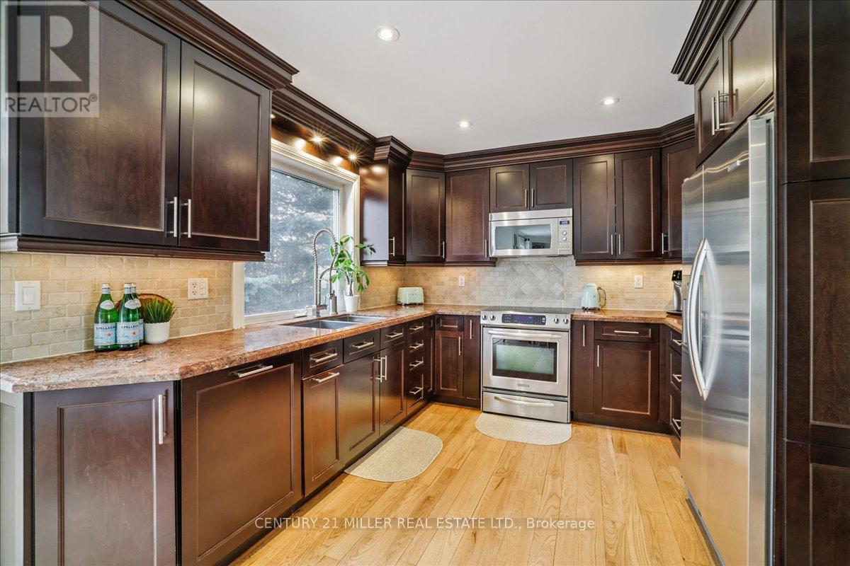 2144 Grand Ravine Drive, Oakville (Ro River Oaks), Ontario  L6H 6B4 - Photo 14 - W12879346