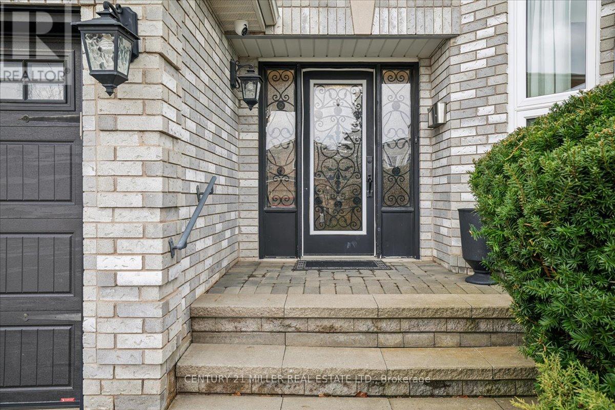 2144 Grand Ravine Drive, Oakville (Ro River Oaks), Ontario  L6H 6B4 - Photo 4 - W12879346