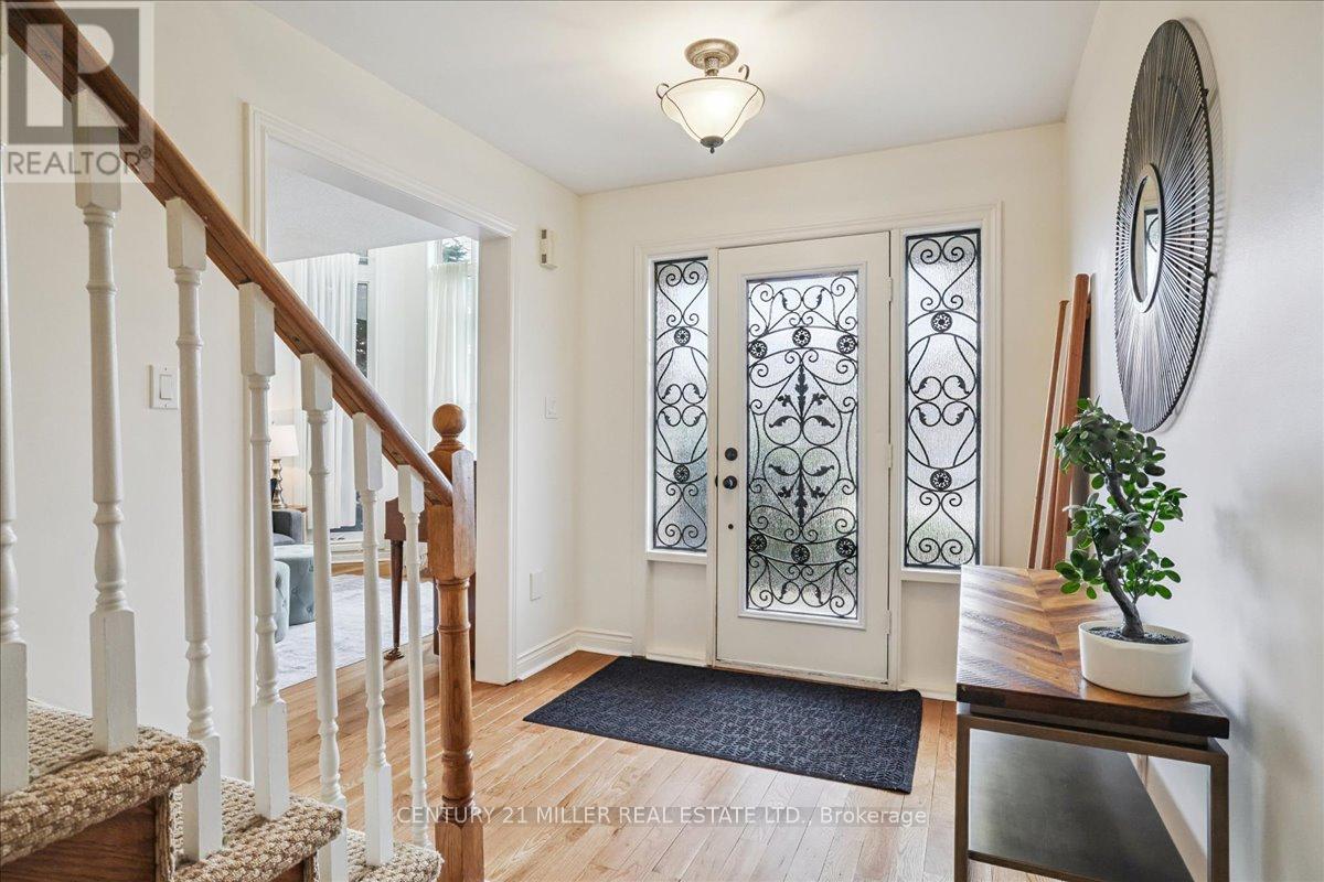 2144 Grand Ravine Drive, Oakville (Ro River Oaks), Ontario  L6H 6B4 - Photo 5 - W12879346