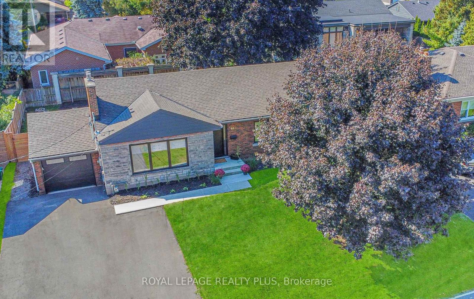 884 Eagle Drive, Burlington (Lasalle), Ontario  L7T 3A4 - Photo 2 - W12879358