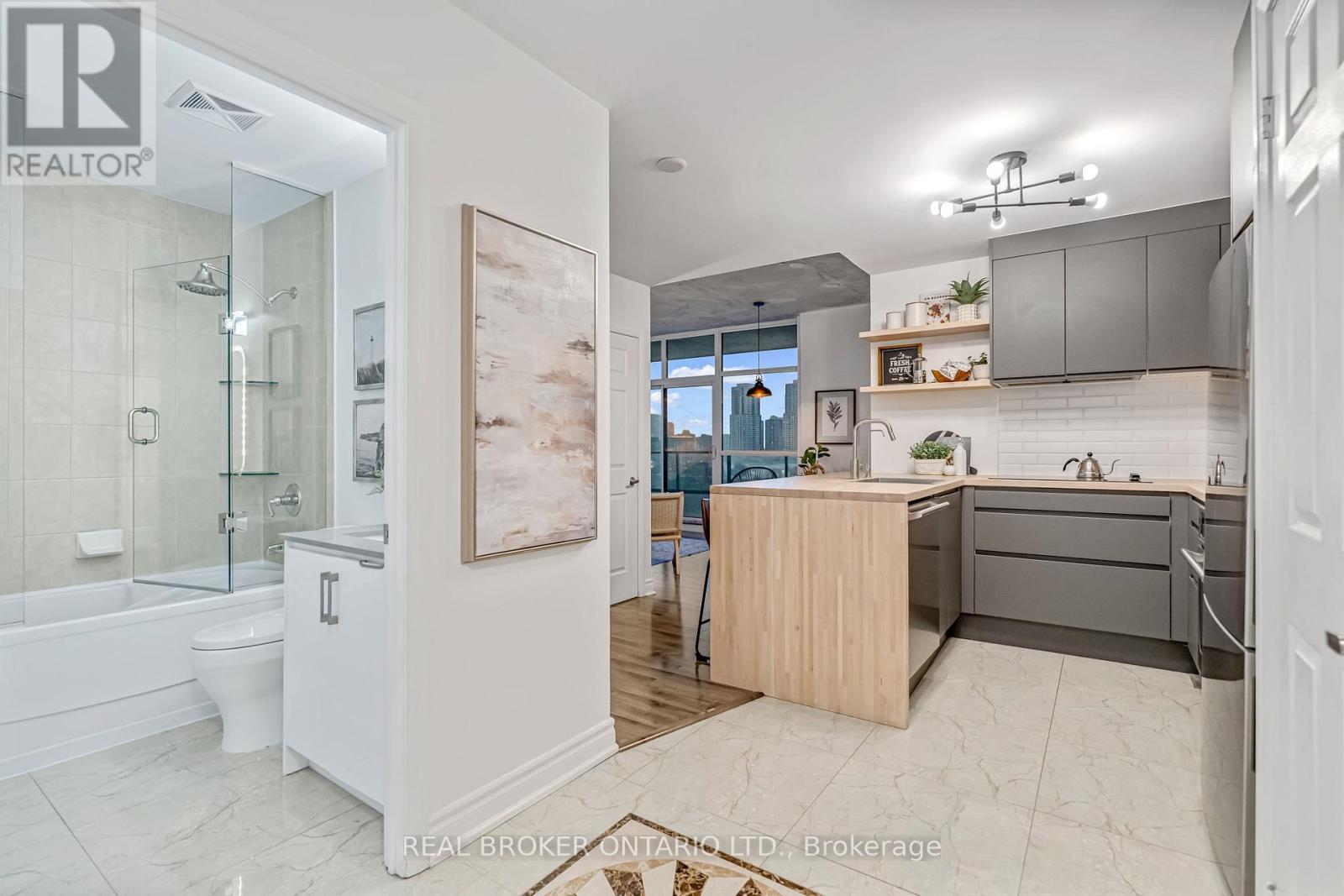 904 - 220 Forum Drive, Mississauga, Ontario  L4Z 4K1 - Photo 5 - W12879392