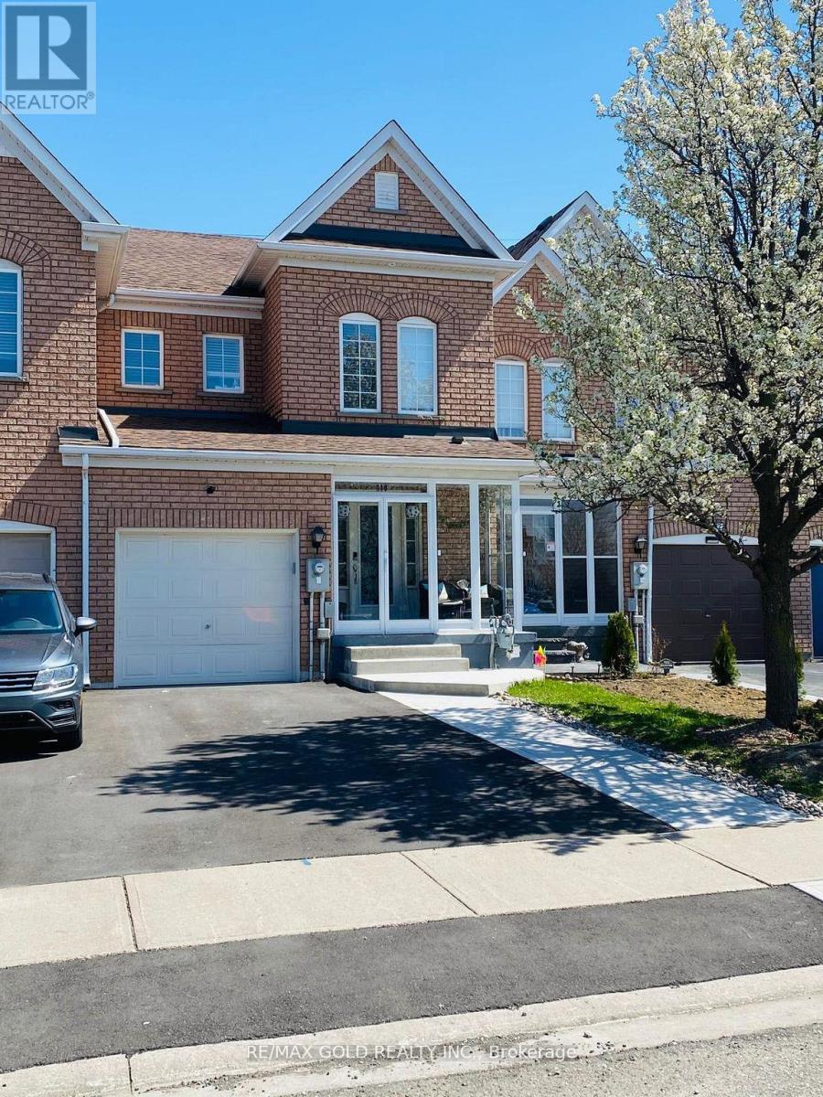 Upper - 110 Monaco Court, Brampton (Fletcher's Meadow), Ontario  L7A 1X2 - Photo 2 - W12879404