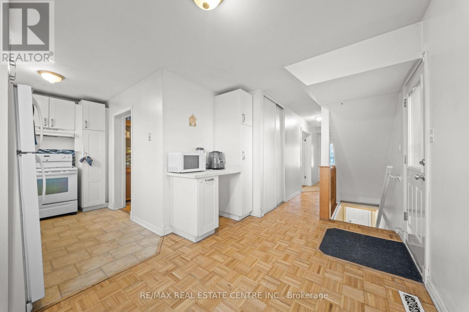 86 Judith Crescent, Brampton (Northgate), Ontario  L6S 3J4 - Photo 10 - W12879406