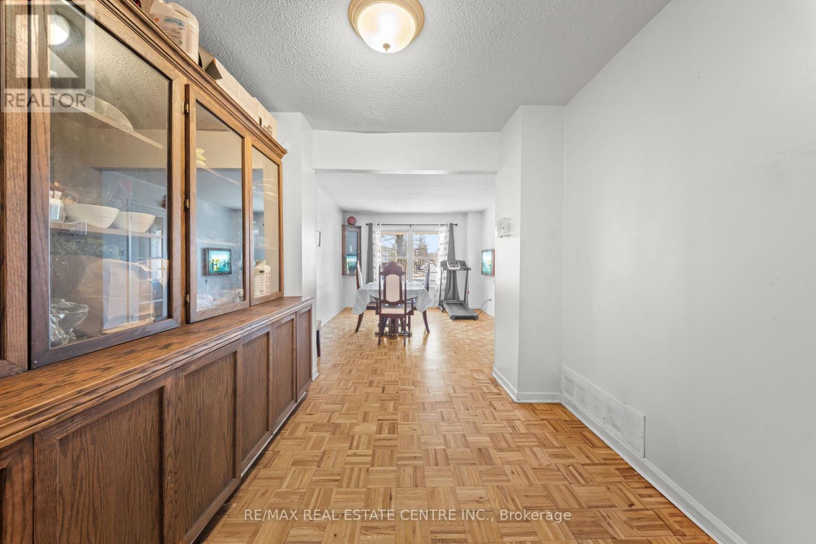 86 Judith Crescent, Brampton (Northgate), Ontario  L6S 3J4 - Photo 13 - W12879406