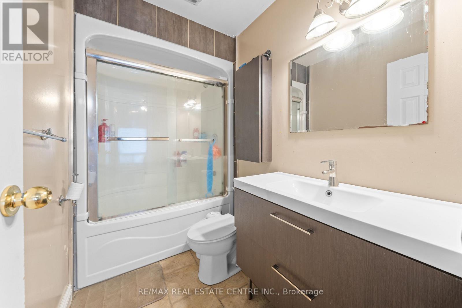 86 Judith Crescent, Brampton (Northgate), Ontario  L6S 3J4 - Photo 17 - W12879406