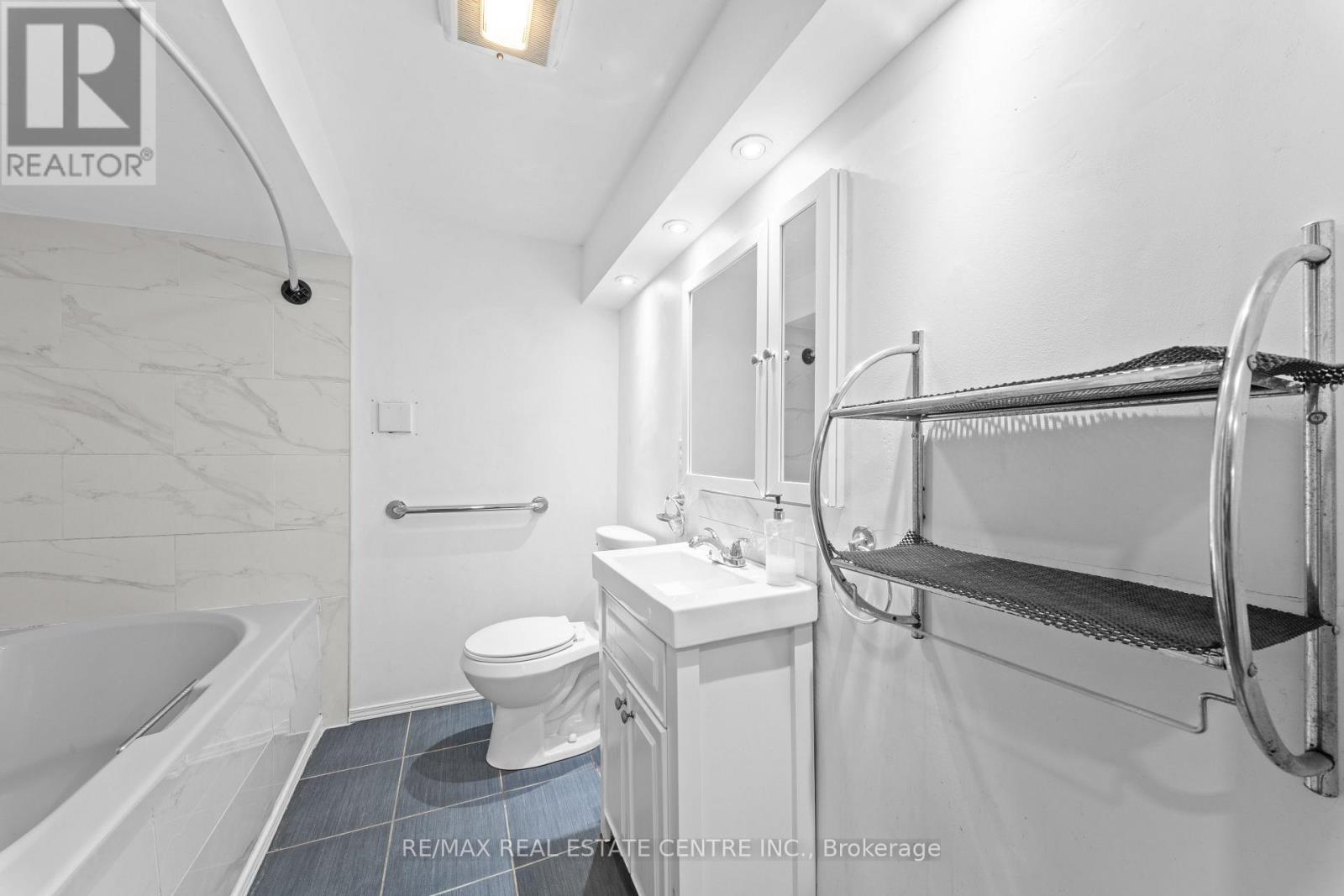 86 Judith Crescent, Brampton (Northgate), Ontario  L6S 3J4 - Photo 27 - W12879406