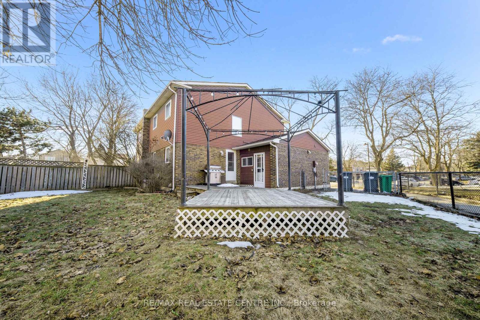 86 Judith Crescent, Brampton (Northgate), Ontario  L6S 3J4 - Photo 28 - W12879406