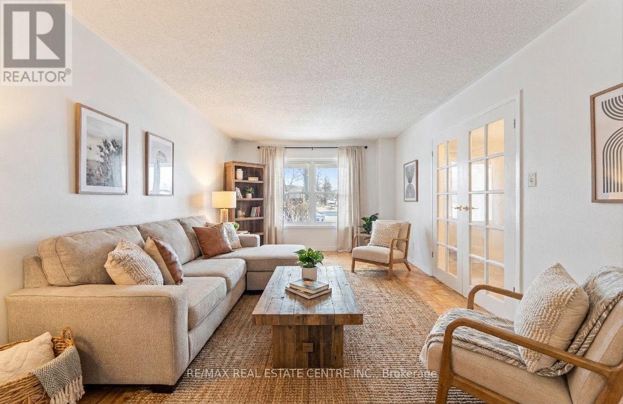 86 Judith Crescent, Brampton (Northgate), Ontario  L6S 3J4 - Photo 5 - W12879406