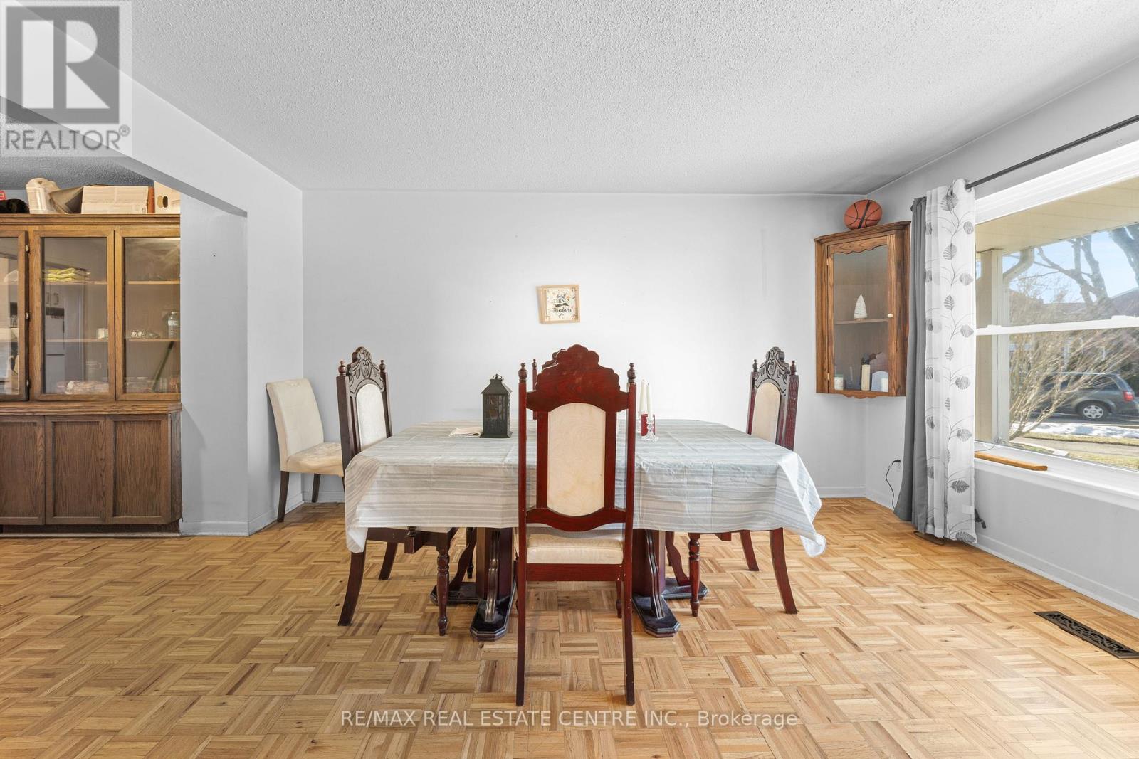 86 Judith Crescent, Brampton (Northgate), Ontario  L6S 3J4 - Photo 7 - W12879406