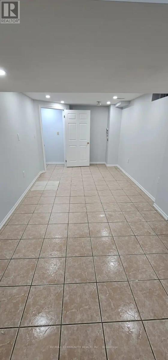 91 Vivians Crescent, Brampton (Fletcher's West), Ontario  L6Y 4V5 - Photo 5 - W12879424