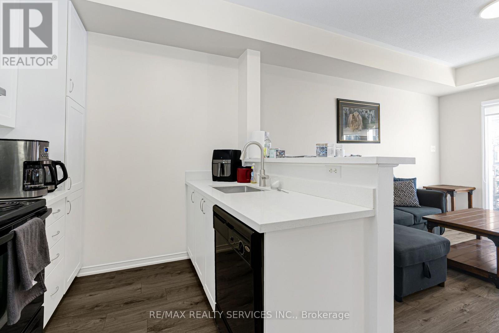 92 - 60 Fairwood Circle, Brampton (Sandringham-Wellington), Ontario  L6R 0Y6 - Photo 12 - W12879458