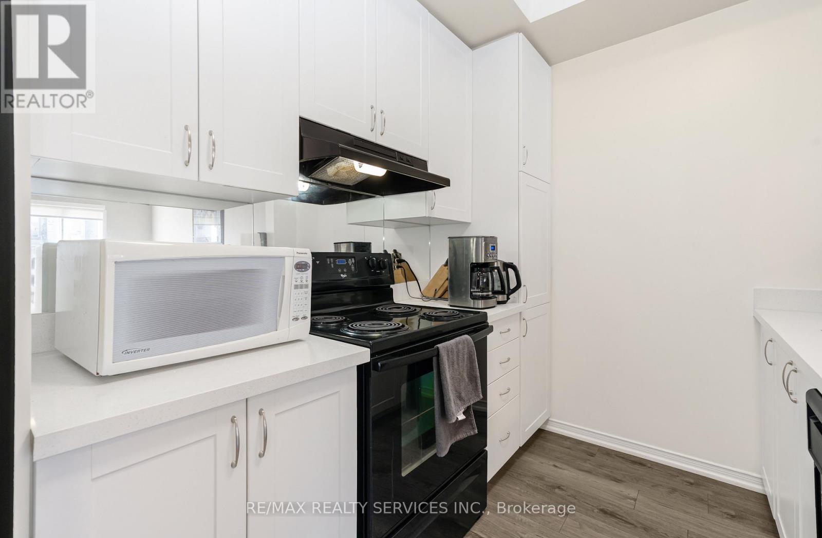 92 - 60 Fairwood Circle, Brampton (Sandringham-Wellington), Ontario  L6R 0Y6 - Photo 14 - W12879458