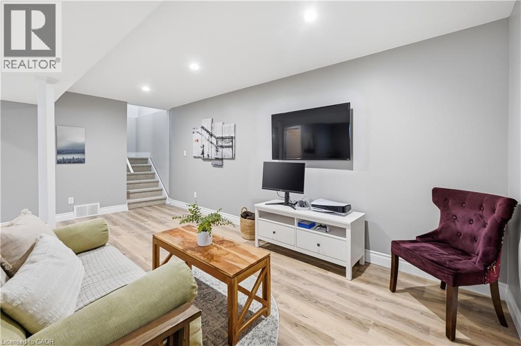 64 Springvalley Crescent, Hamilton, Ontario  L9C 7X3 - Photo 35 - 40810533