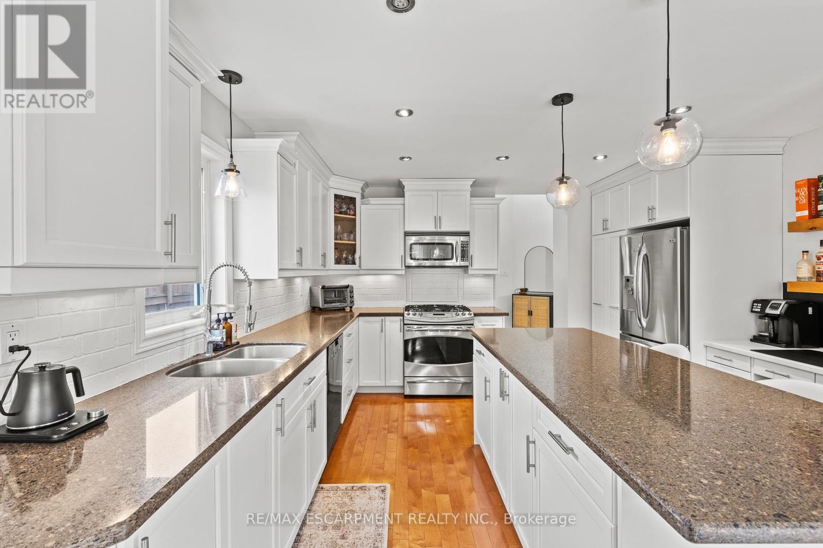 41 Griffith Drive, Grimsby, Ontario  L3M 5L2 - Photo 10 - X12879464