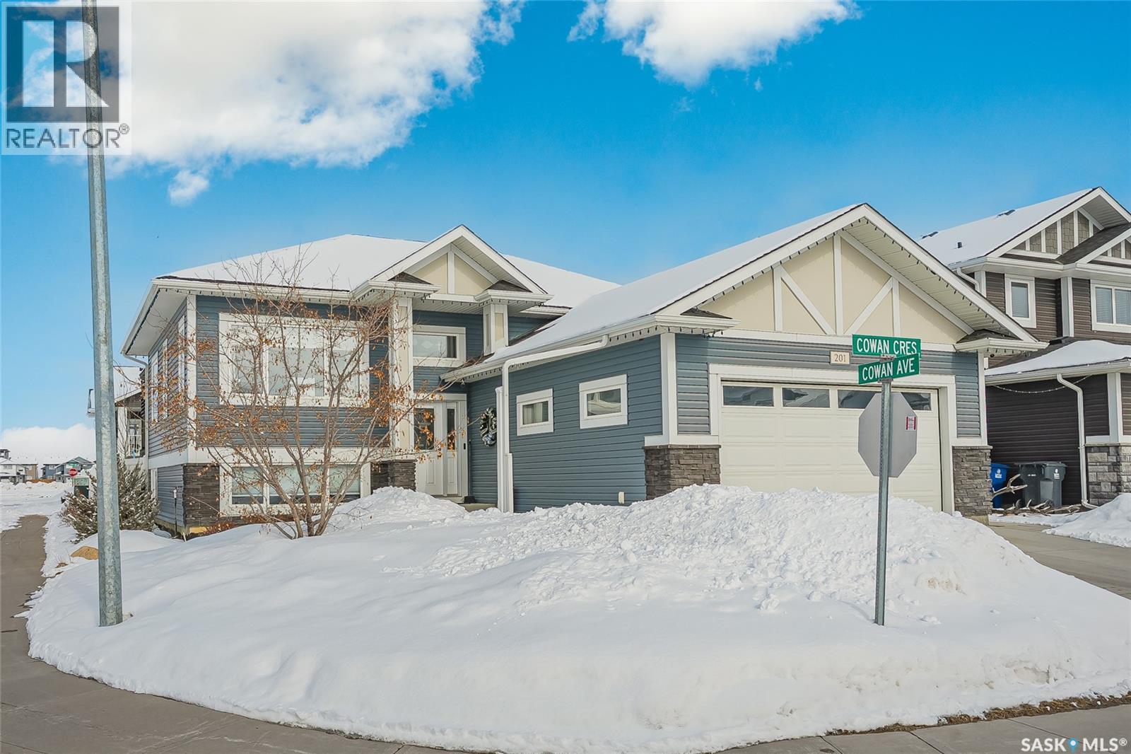 201 Cowan Crescent, Martensville, Saskatchewan  S0K 2T1 - Photo 2 - SK030198