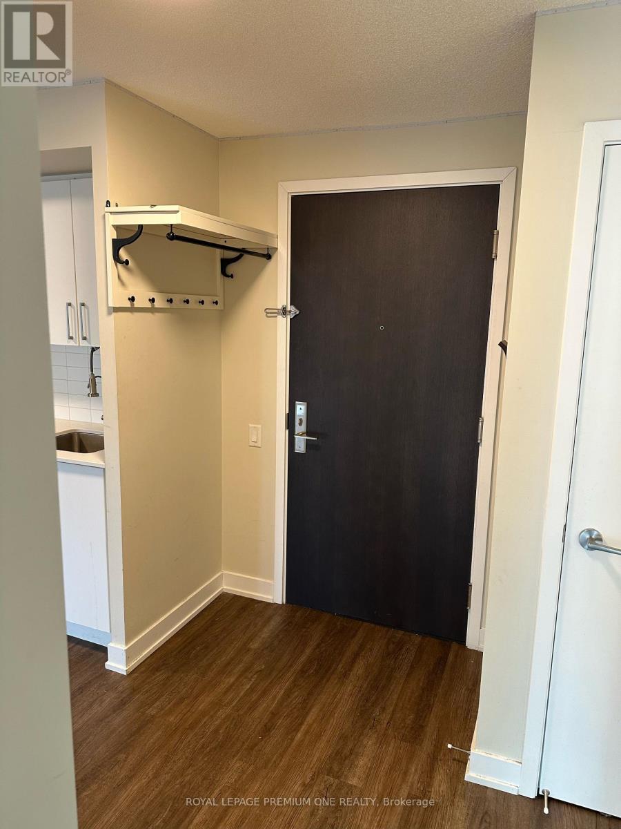 918 - 38 Monte Kwinter Court, Toronto (Clanton Park), Ontario  M3H 0E2 - Photo 4 - C12876704