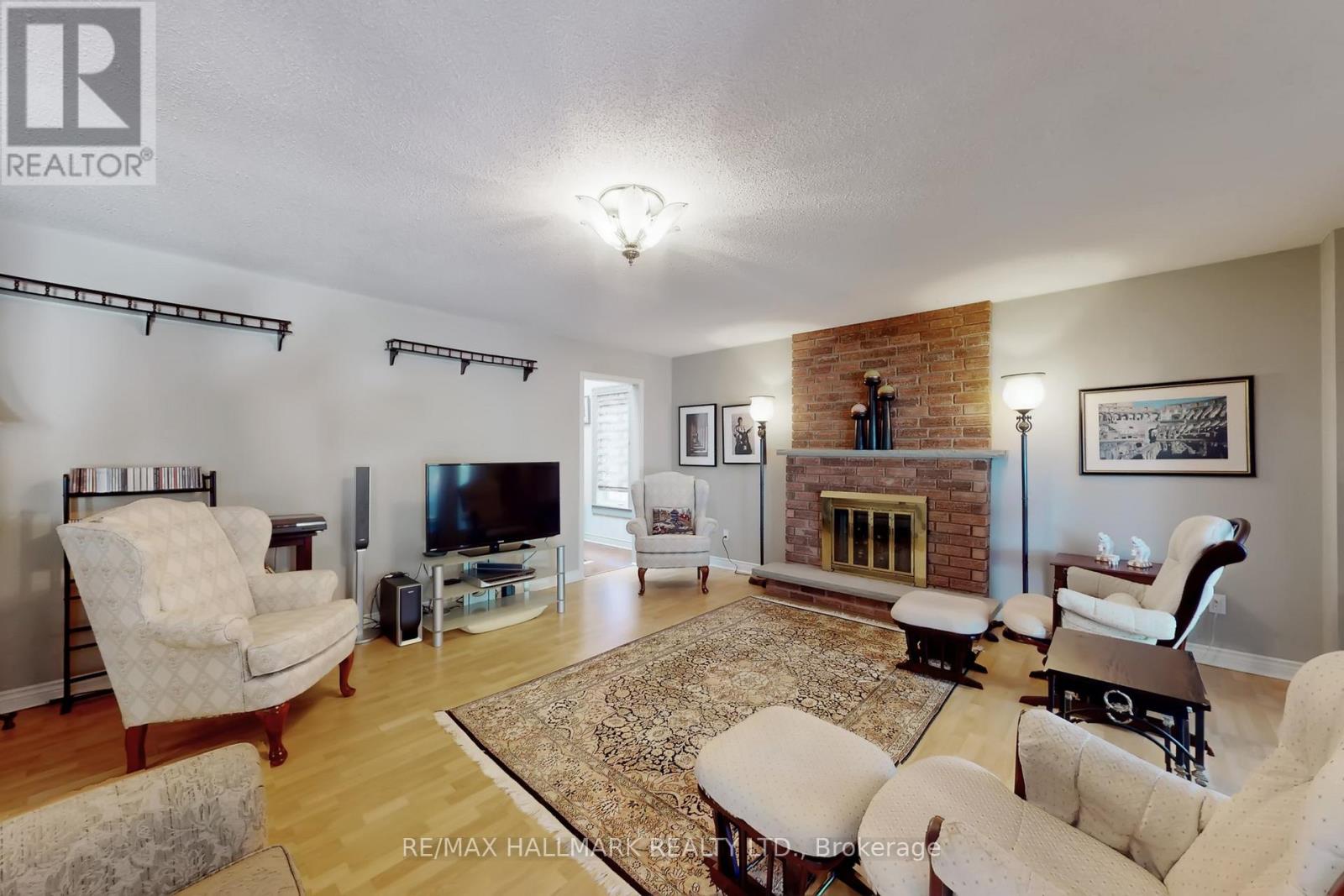 28 White Lodge Crescent, Richmond Hill (Mill Pond), Ontario  L4C 9A1 - Photo 10 - N12773720