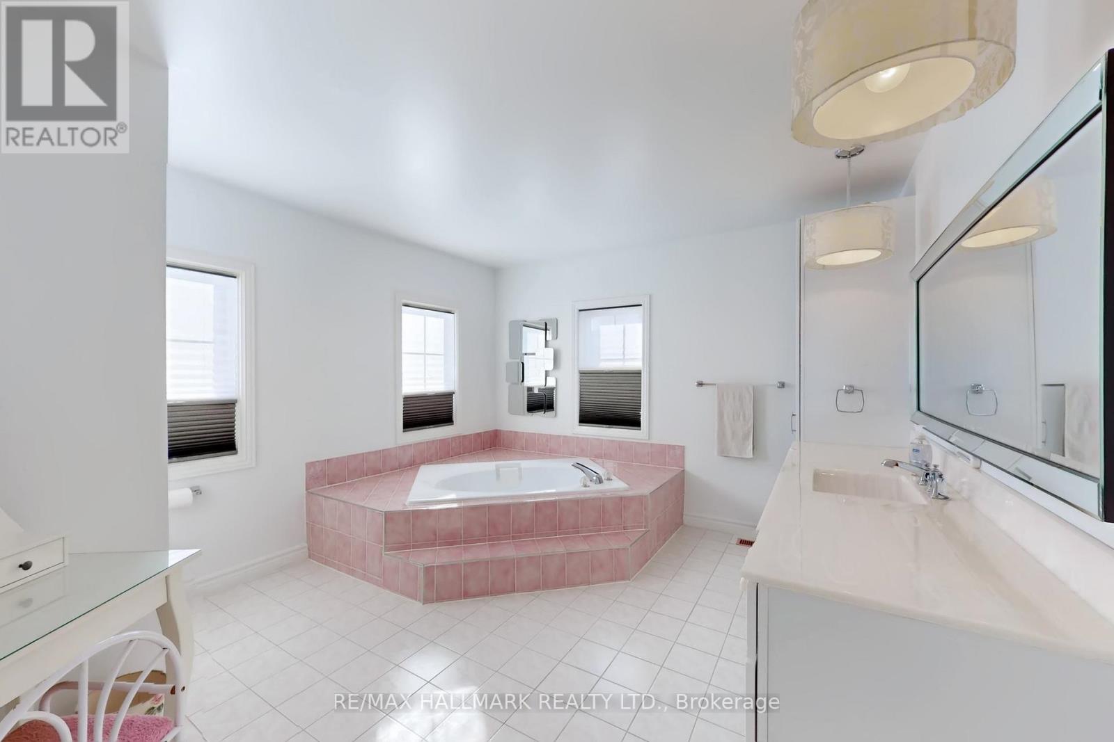 28 White Lodge Crescent, Richmond Hill (Mill Pond), Ontario  L4C 9A1 - Photo 33 - N12773720