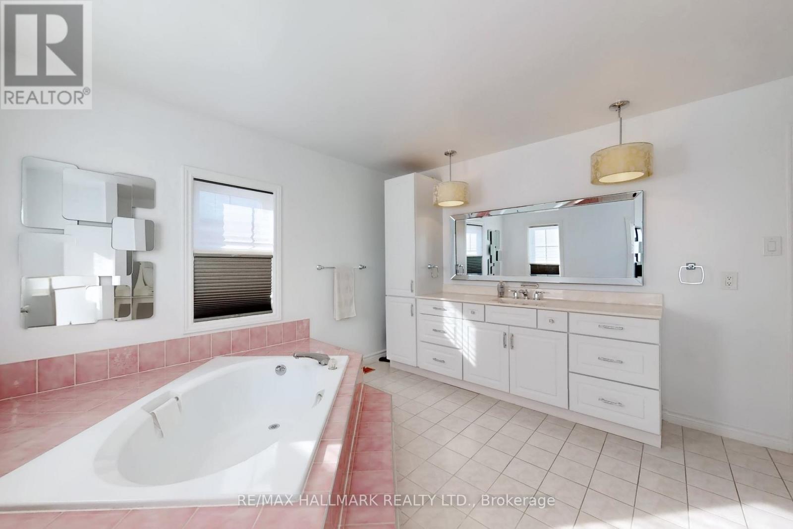 28 White Lodge Crescent, Richmond Hill (Mill Pond), Ontario  L4C 9A1 - Photo 32 - N12773720